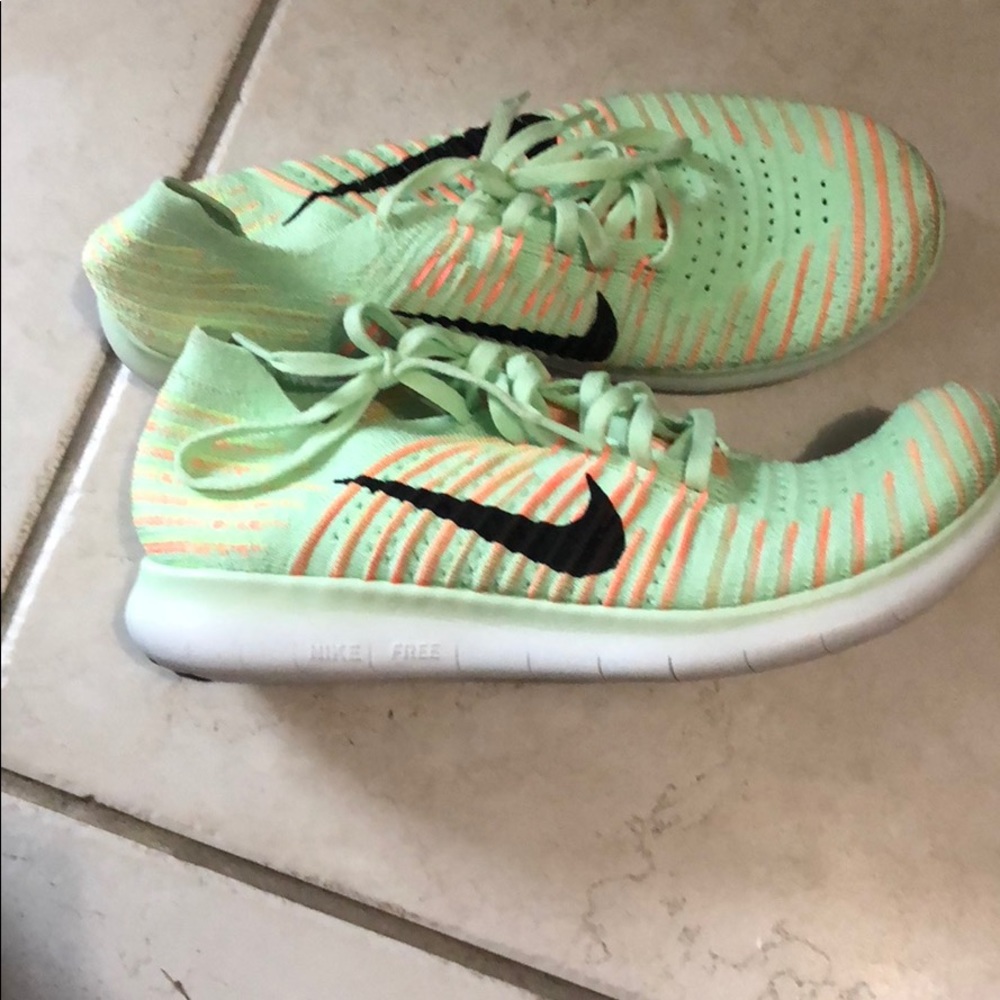 Nike running free & flexible